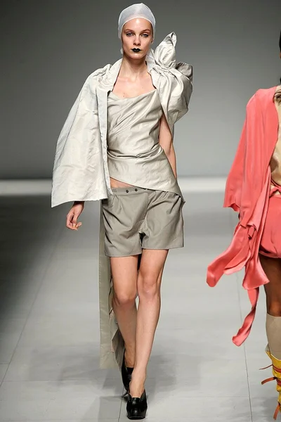 Look 40